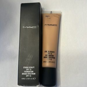 BNIB MAC STUDIO SCULPT FOUNDATION